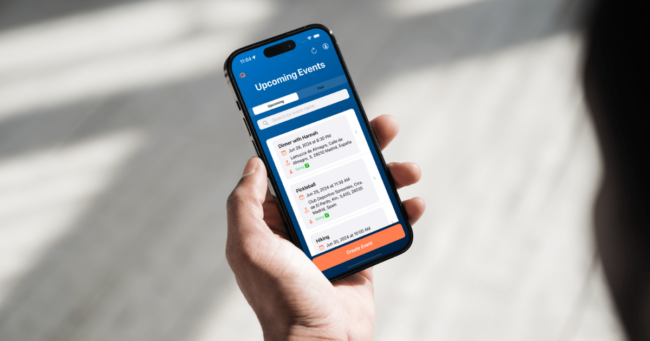 a phone that shows the homepage of the App Quedar